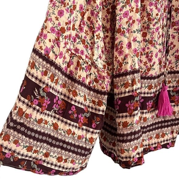Vici Floral With Pink Tassels Bell Sleeves Rayon Boho Top Size Extra Large - Picture 11 of 13